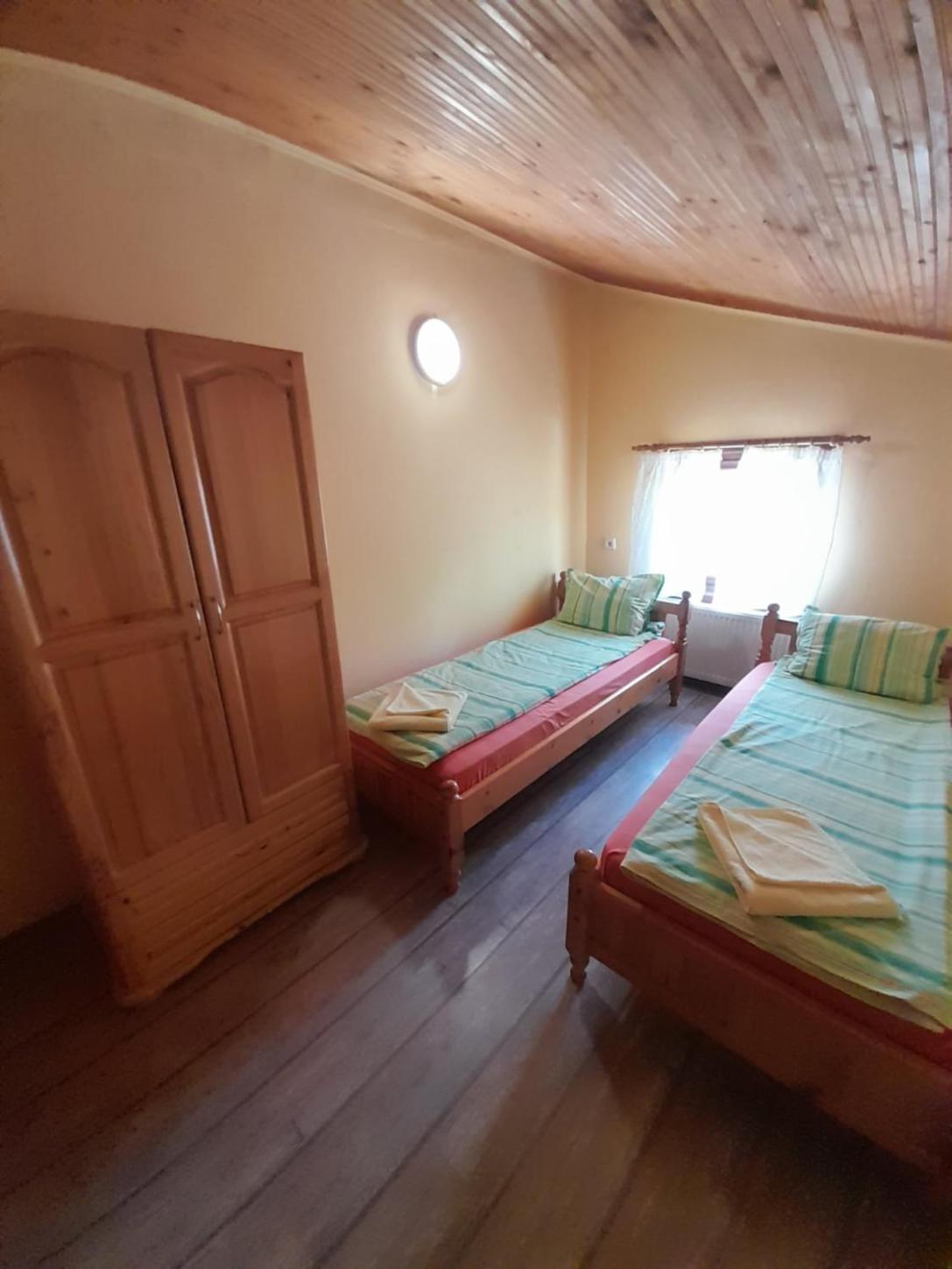 Guest House Lorian Madzhare Екстер'єр фото