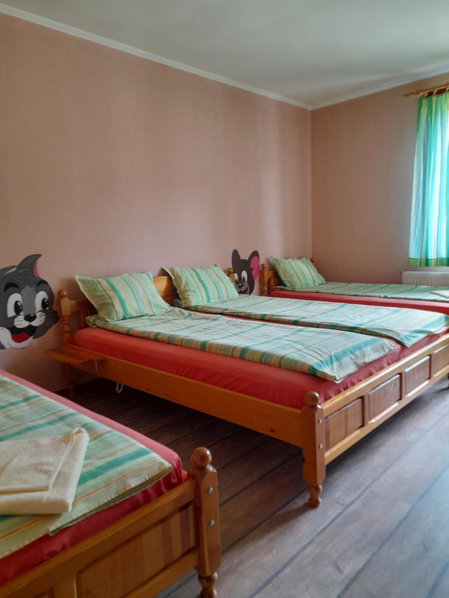 Guest House Lorian Madzhare Екстер'єр фото