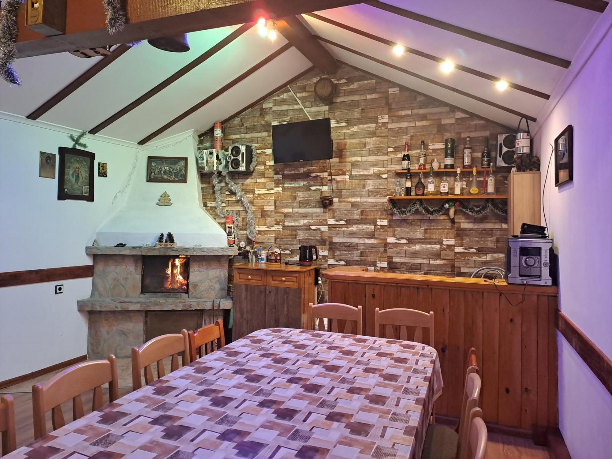 Guest House Lorian Madzhare Екстер'єр фото