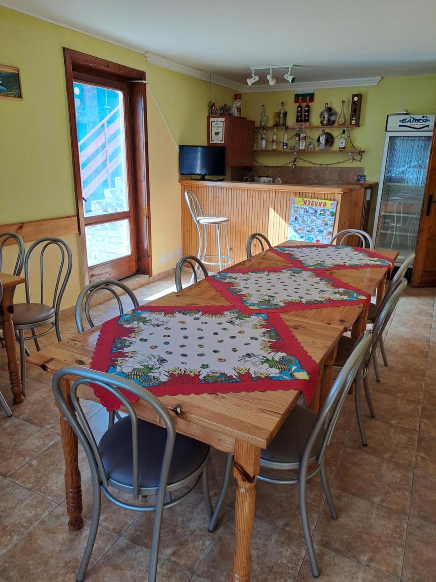 Guest House Lorian Madzhare Екстер'єр фото