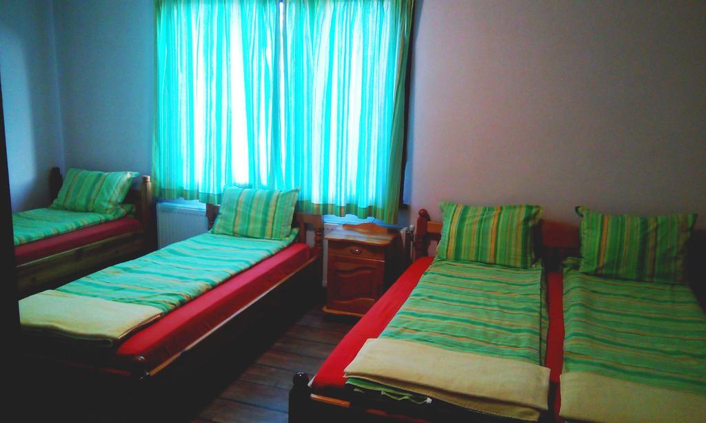 Guest House Lorian Madzhare Екстер'єр фото