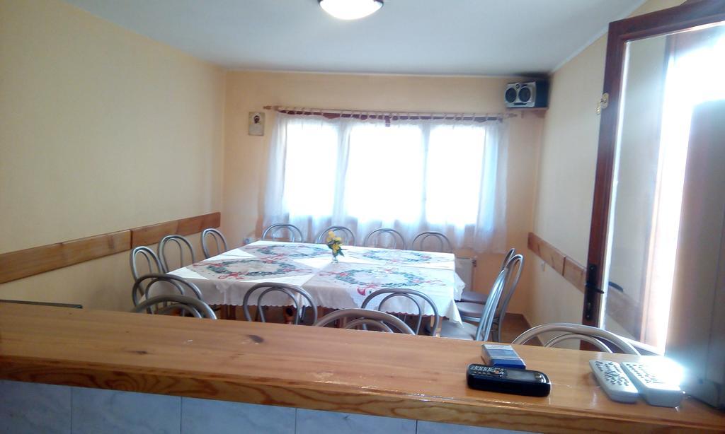 Guest House Lorian Madzhare Екстер'єр фото